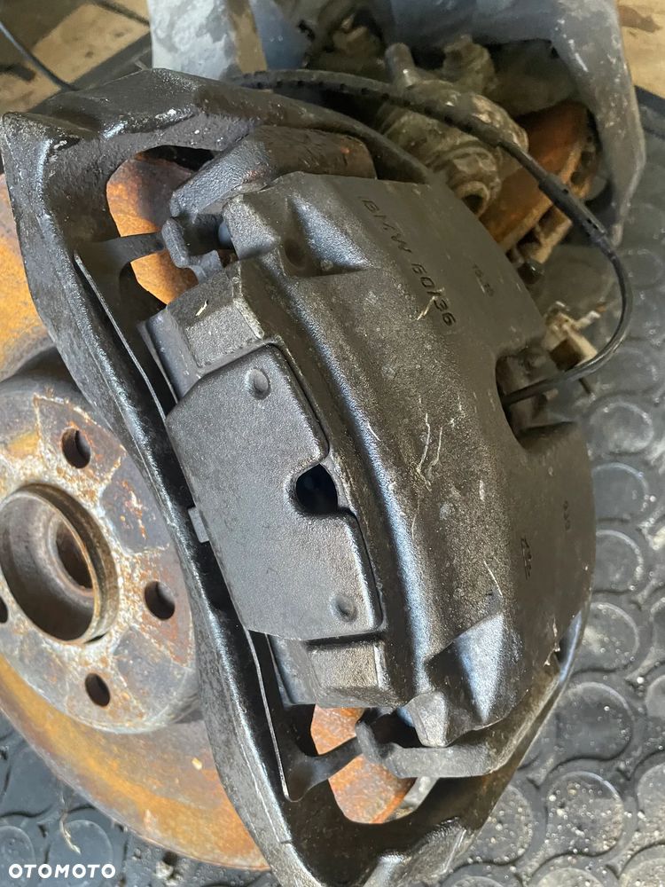 bmw f10 f11 zaciski zacisk przód komplet swap 535 3.5 - 3