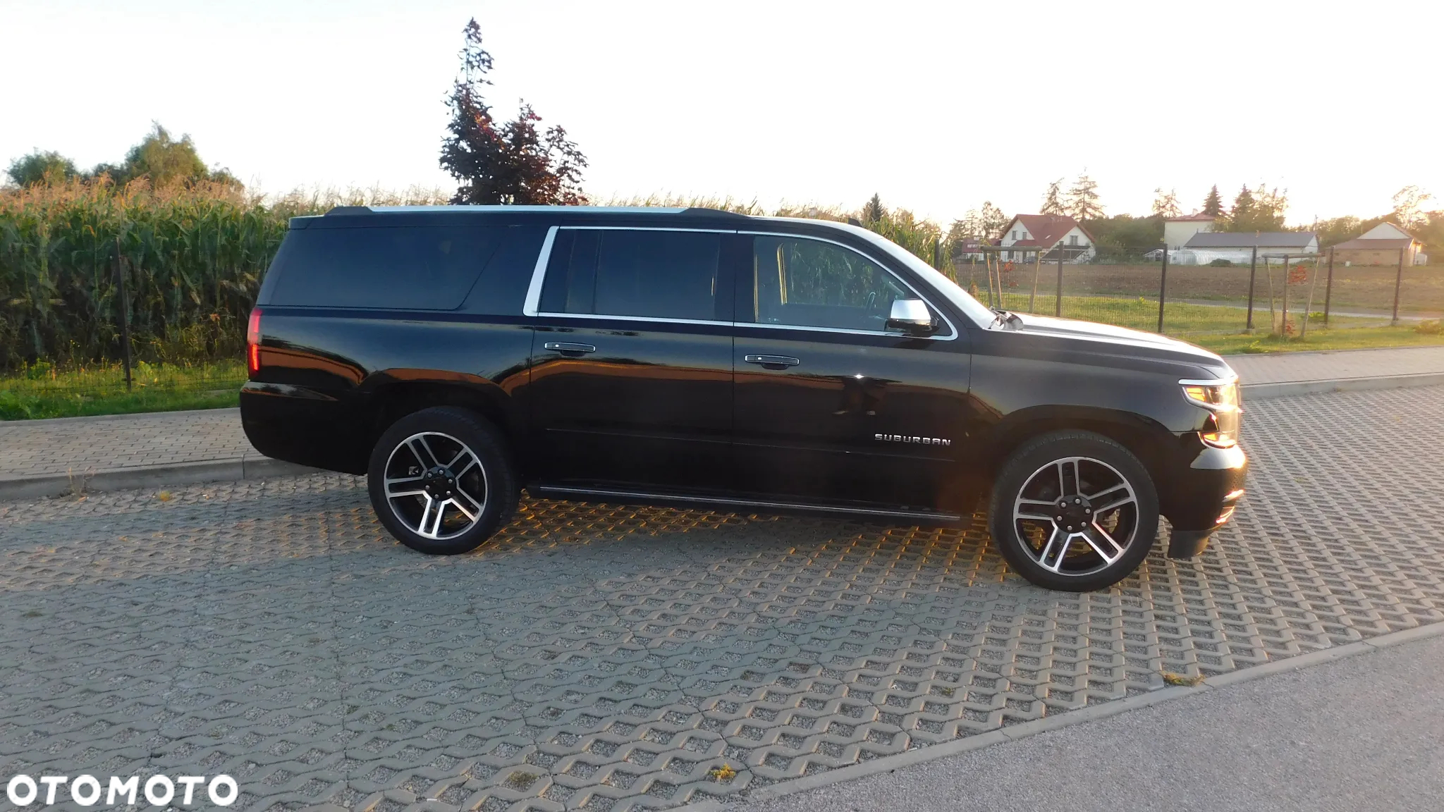 Chevrolet Suburban - 9