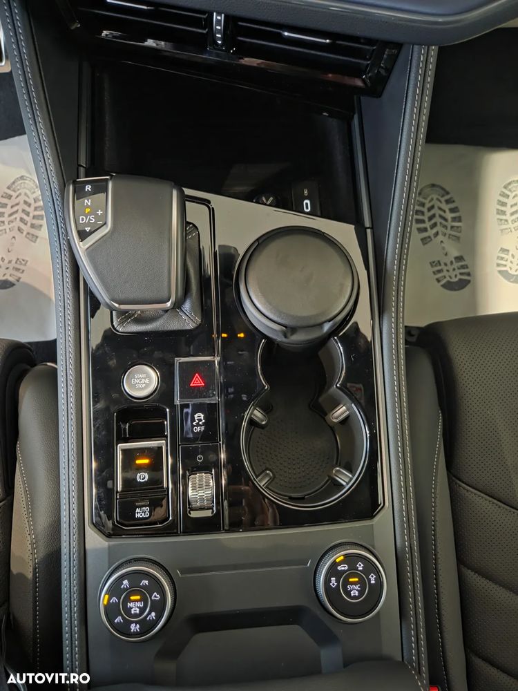 Volkswagen Touareg V6 TDI 4MOTION R-Line - 12