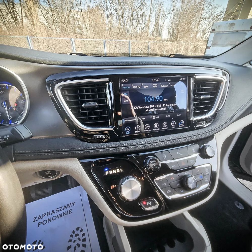 Chrysler Pacifica - 12