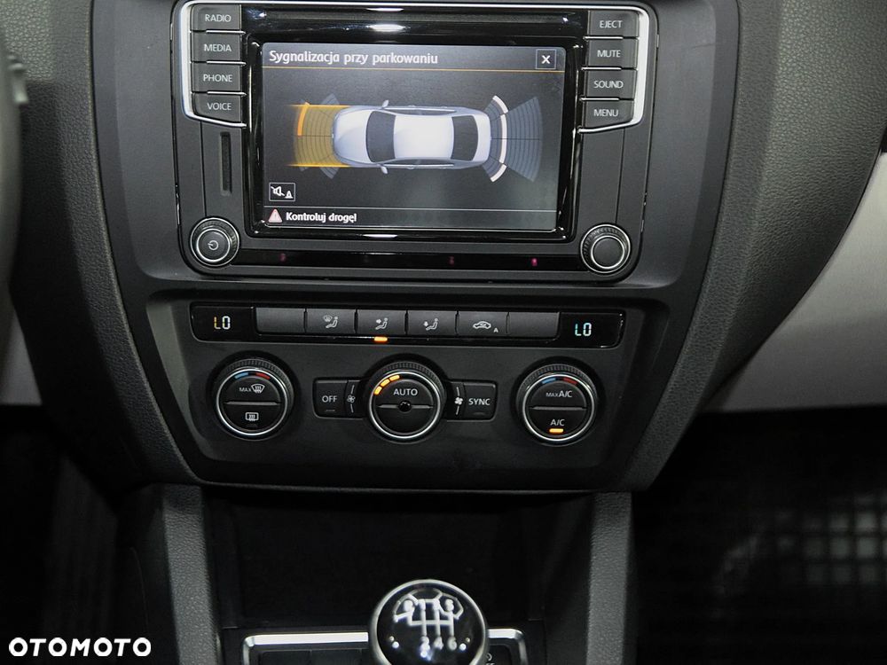 Volkswagen Jetta - 22