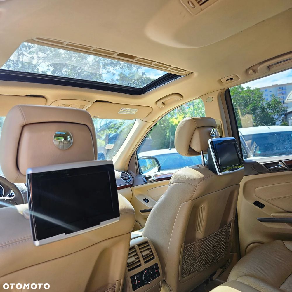 Mercedes-Benz GL - 27