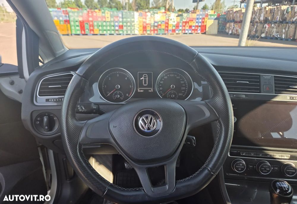 Volkswagen Golf - 14