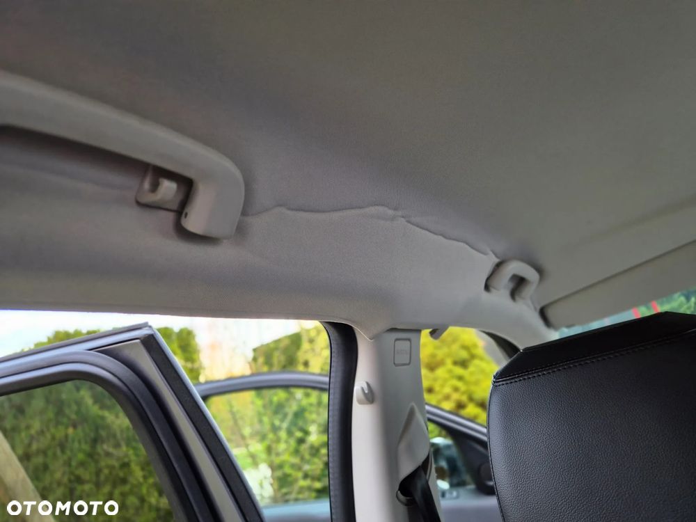 Land Rover Discovery Sport 2.0 P200 mHEV S - 27