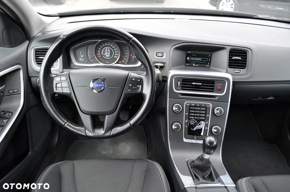 Volvo S60 T3 Kinetic - 27