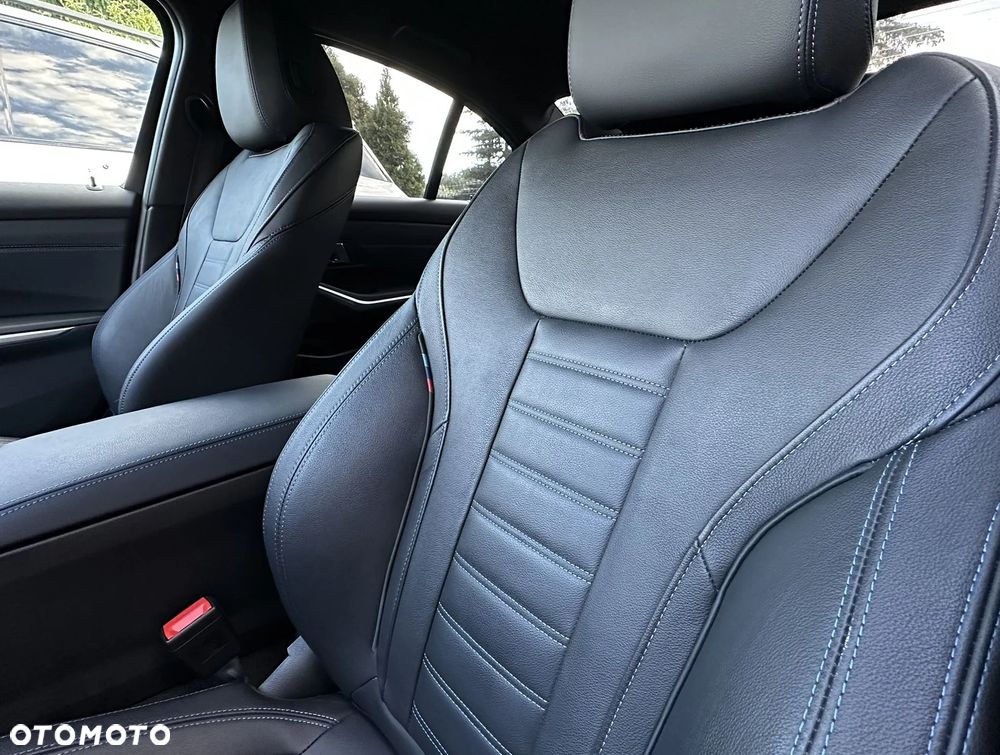BMW Seria 3 330i xDrive M Sport sport - 21
