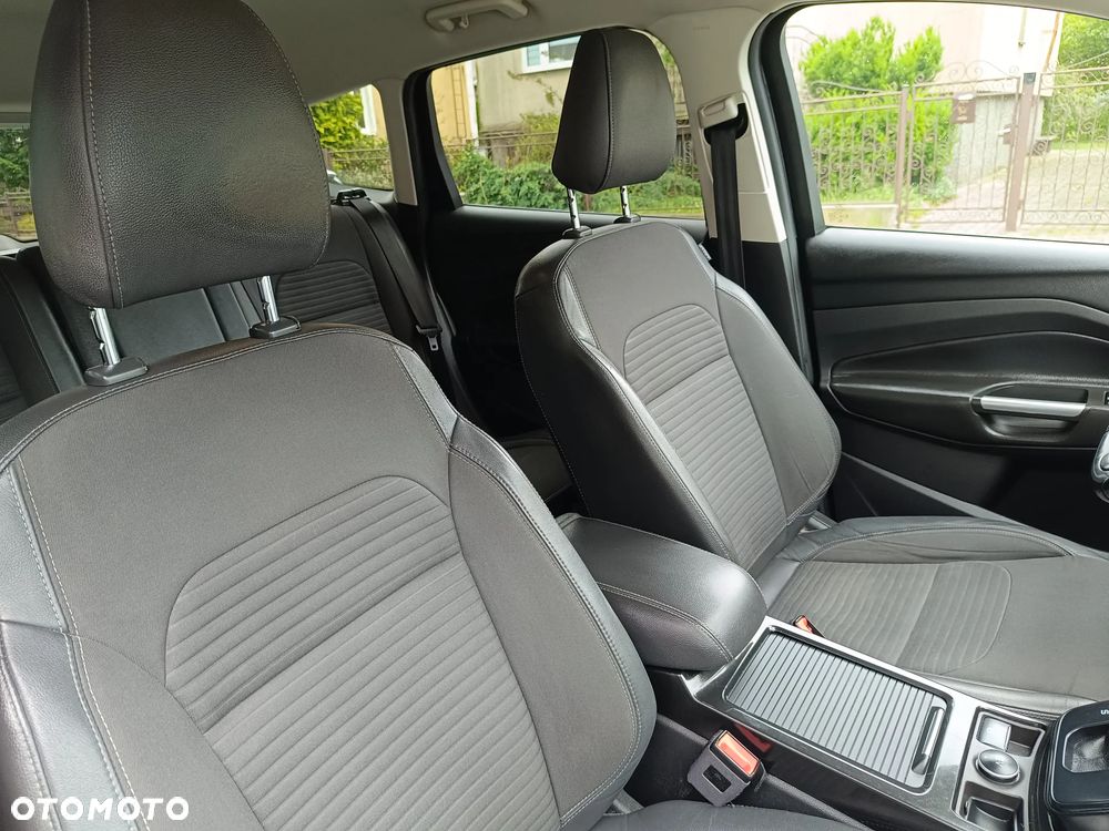 Ford Kuga 2.0 TDCi AWD Titanium - 25