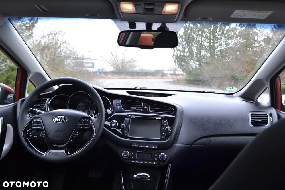 Kia Ceed 1.6 GDI L DCT - 24