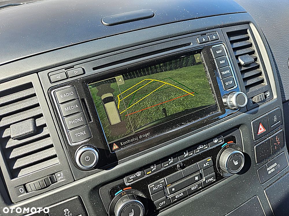 Volkswagen Multivan - 38