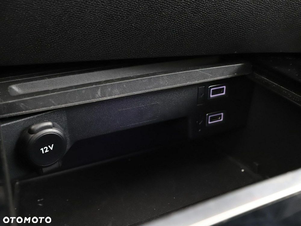 Opel Astra 1.6 T Plug-in Hybrid Elegance - 32