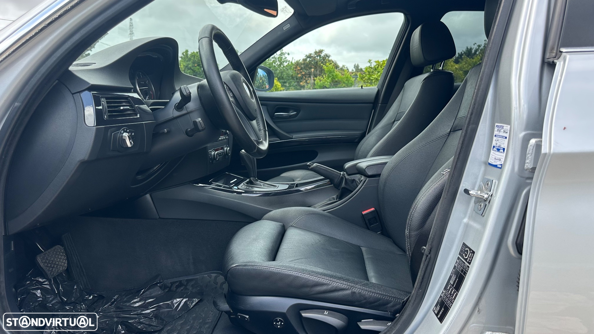 BMW 318 d Touring Auto - 13