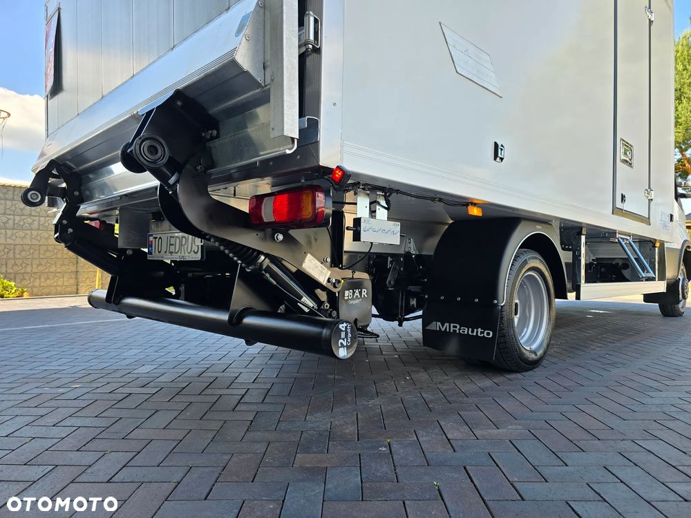 Iveco DAILY 50C18 MROŻNIA 8-PALETOWY + WINDA.1Tona AGREGAT Carrier -20*C +20*C 183Tyś km SERWIS DO OSTATNIEGO Km ASO IVECO SALON PL BOGATA OPCJA WYPOSAZENIA LED NAVI AKTYWNY TEMPOMAT FOTEL KIEROWCY PNEŁMATYCZNY - 30