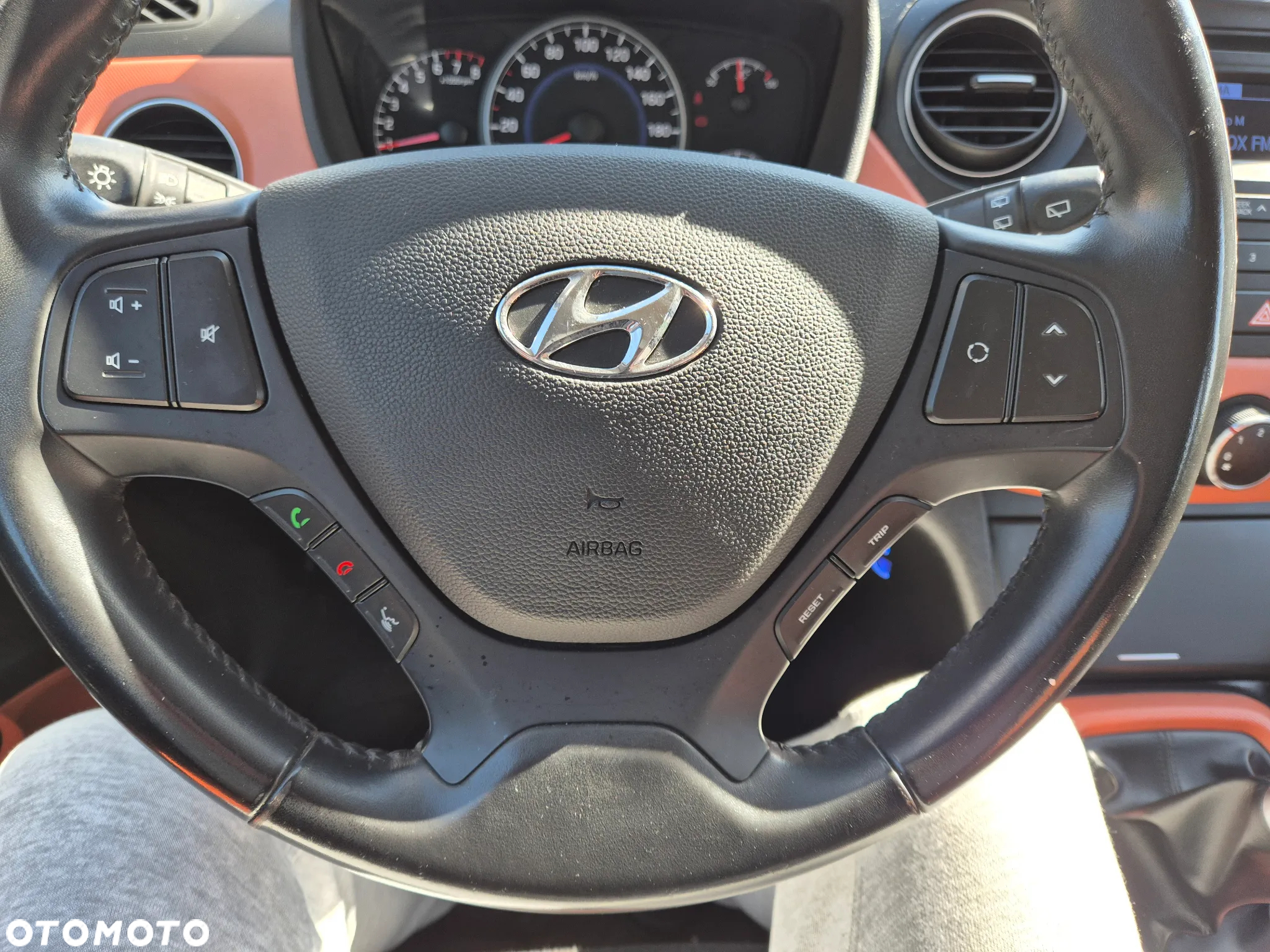 Hyundai i10 1.0 Premium - 11
