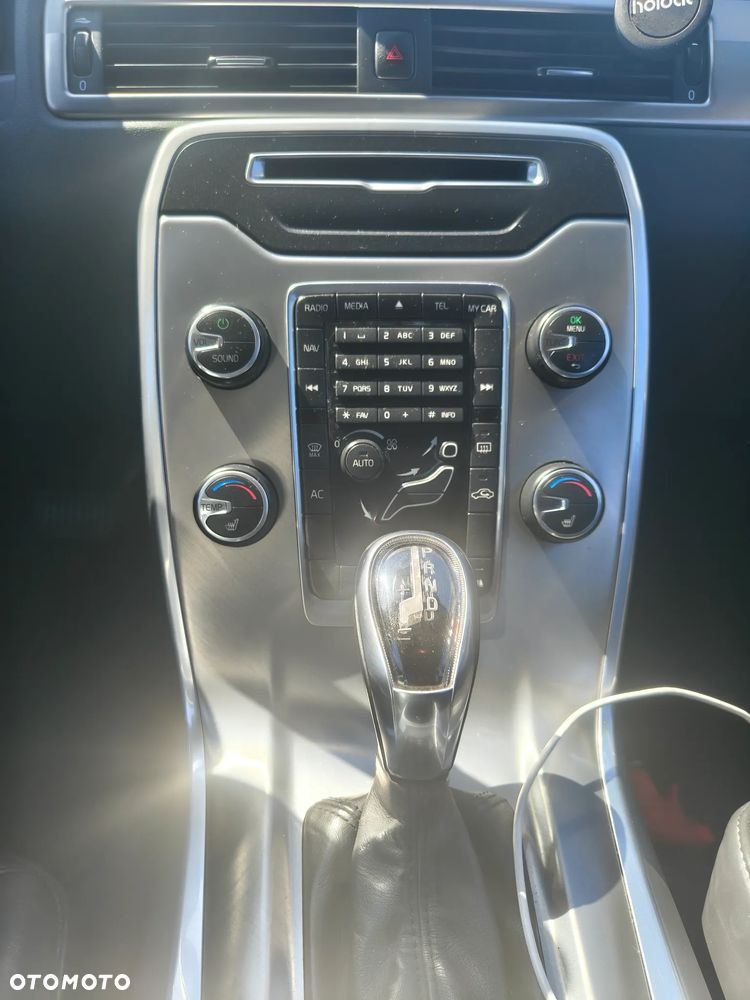 Volvo V70 D4 Geartronic Momentum - 8