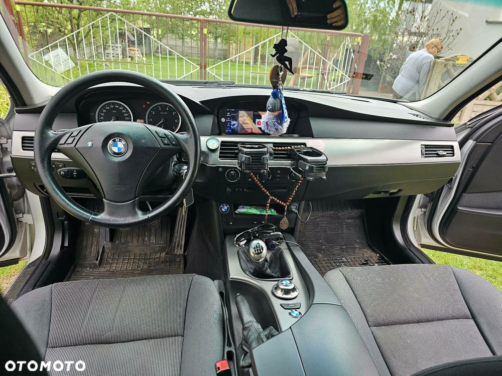 BMW Seria 5 520i - 9
