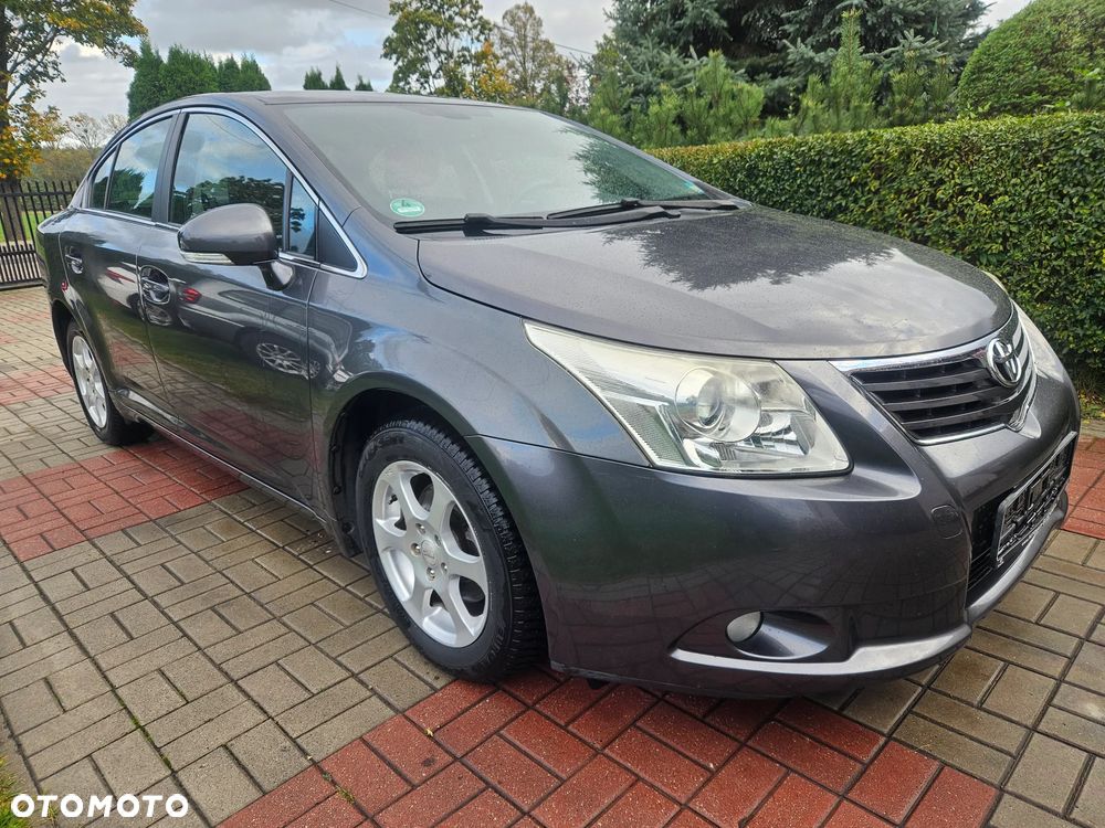 Toyota Avensis - 2