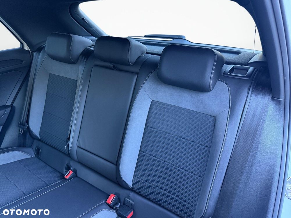 Volkswagen T-Roc - 38