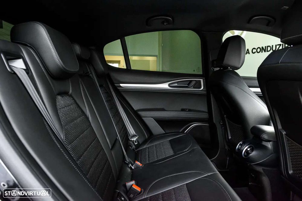 Alfa Romeo Stelvio - 34