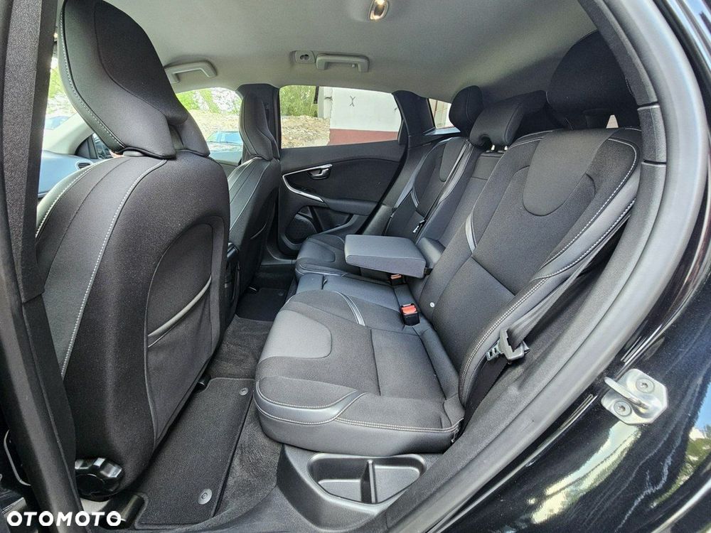 Volvo V40 D2 Momentum - 18