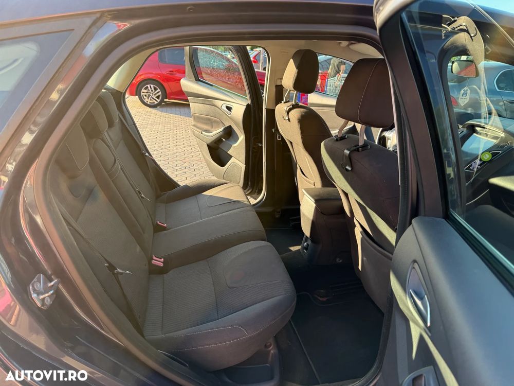 Ford Focus 1.6 TDCI DPF Trend - 13
