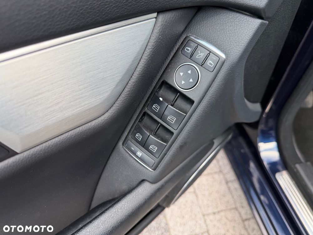 Mercedes-Benz Klasa C 200 CGI Automatik BlueEFFICIENCY Avantgarde - 18