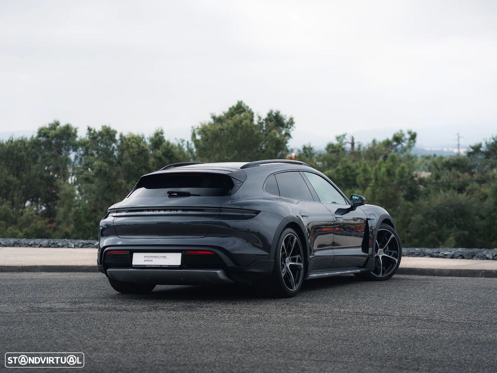 Porsche Taycan Cross Turismo 4 - 7