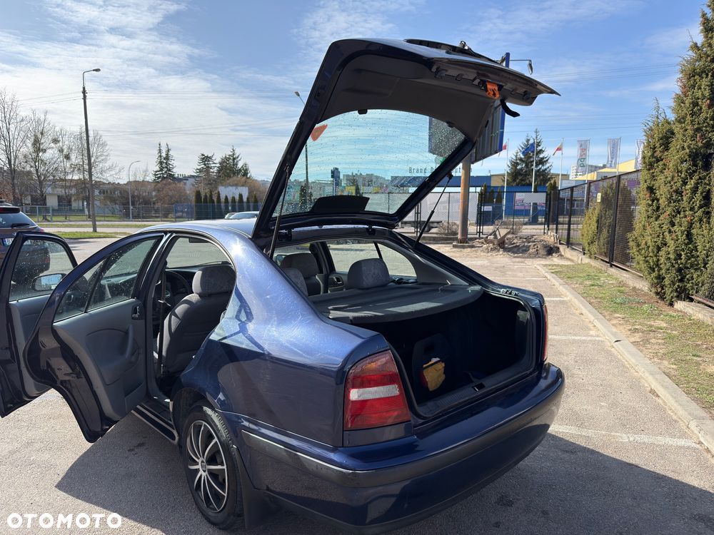 Skoda Octavia 1.6 LX - 11
