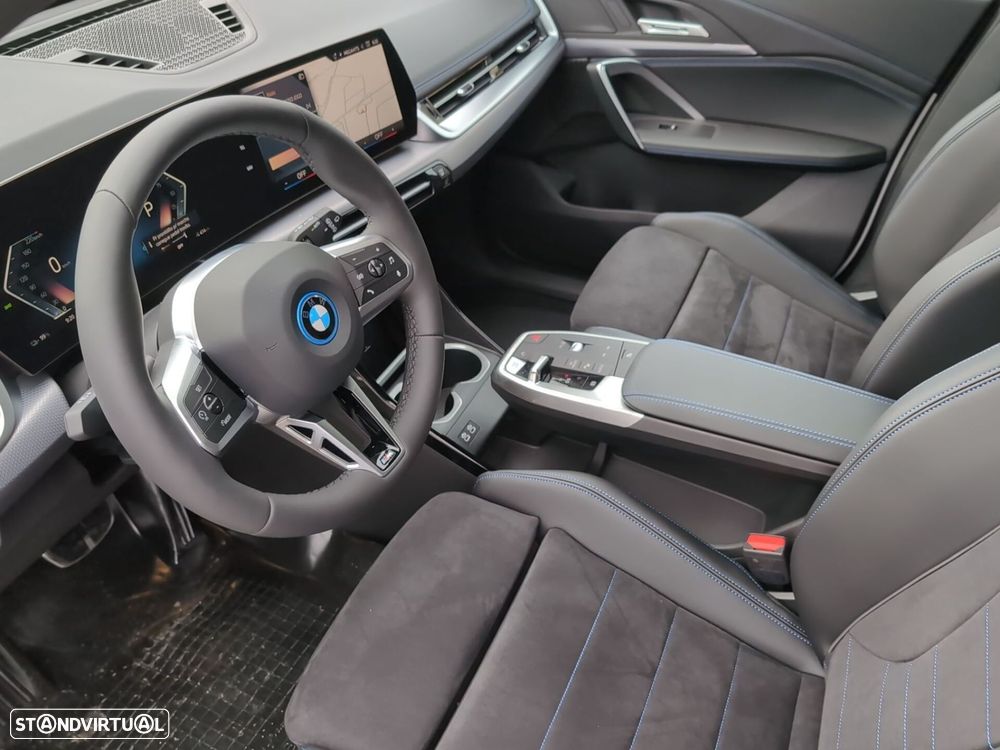 BMW iX1 xDrive30 Pack Desportivo M Pro - 11