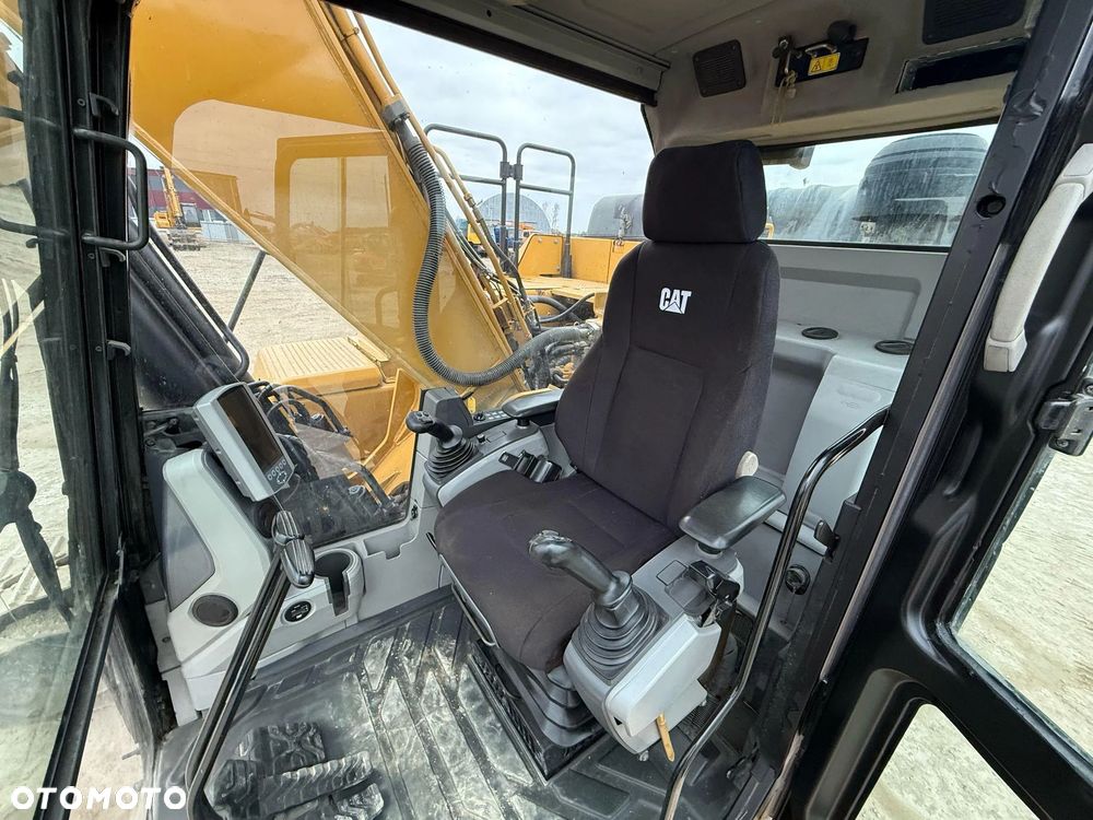 Caterpillar 326 FLN - 22