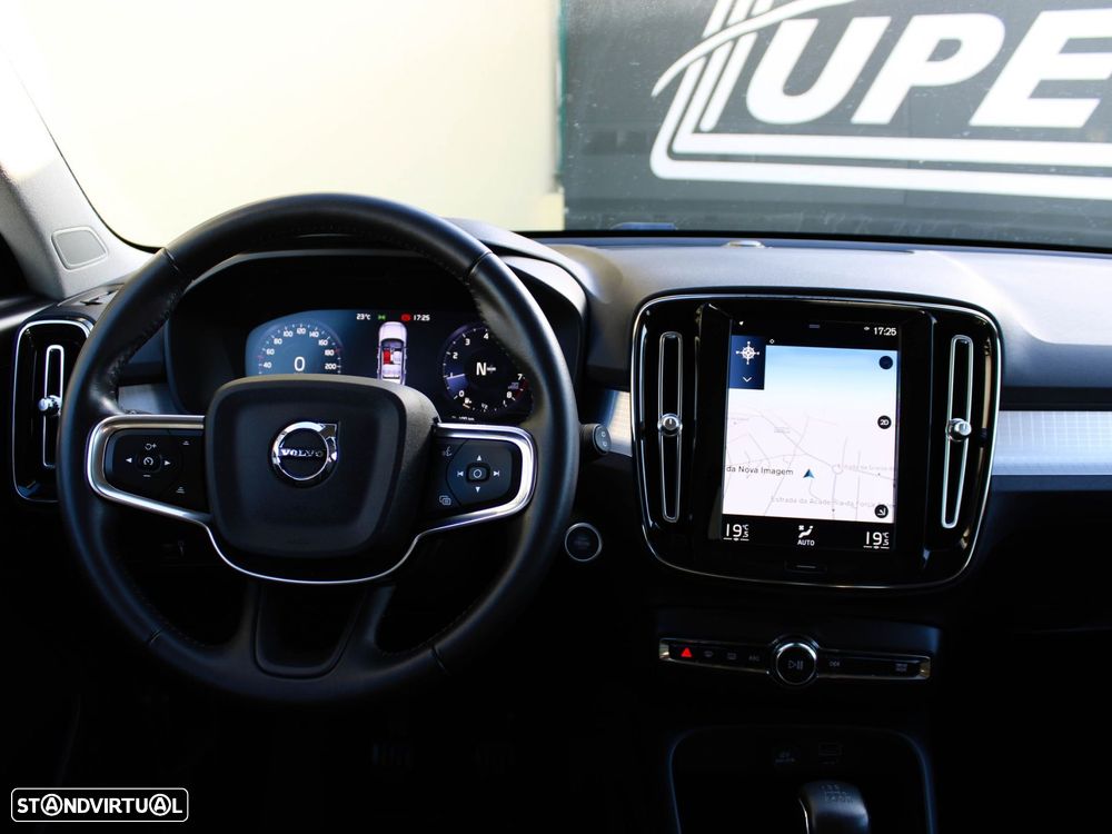 Volvo XC 40 1.5 T2 Momentum Plus - 4