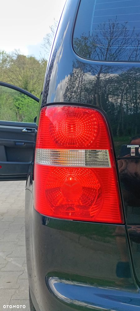 Volkswagen Touran 1.9 TDI Conceptline - 10