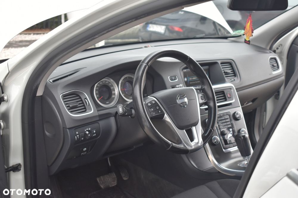 Volvo S60 D3 Geartronic Summum - 17