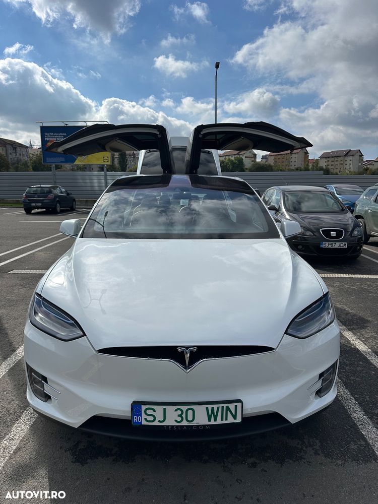 Tesla Model X - 5
