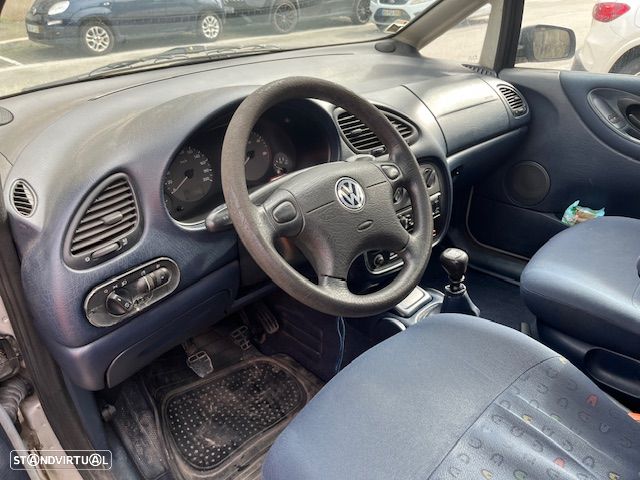 VW Sharan 1.9 TDi Confortline 7L - 8