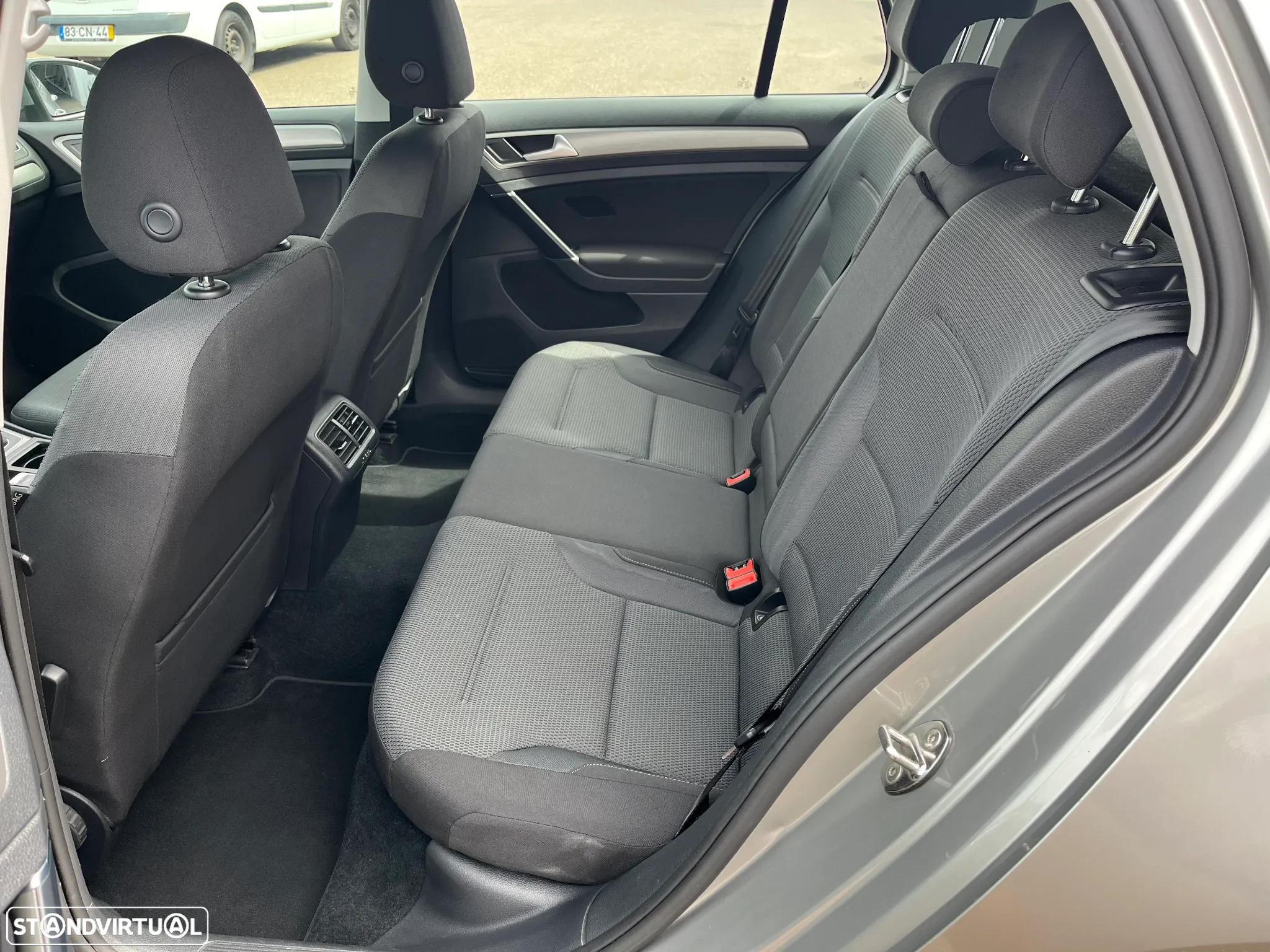VW Golf 1.6 TDi BlueMotion Confortline - 12