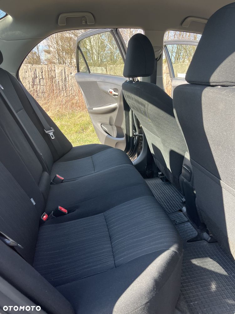 Toyota Corolla 1.6 VVT-i Luna - 11