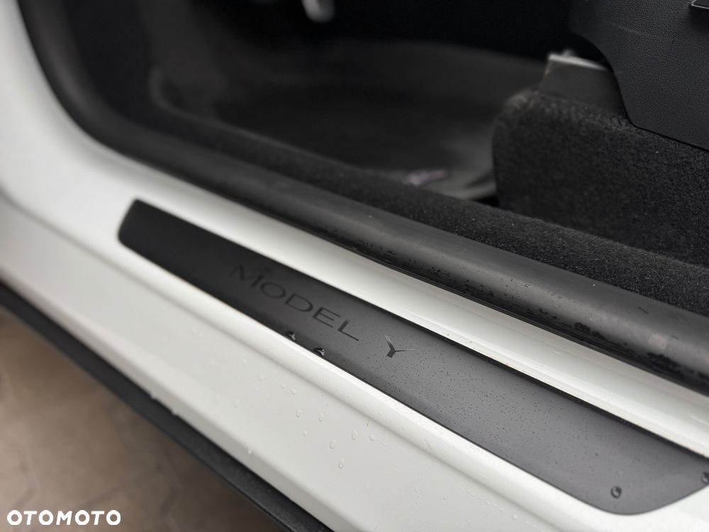 Tesla Y Long Range Dual Motor AWD - 29