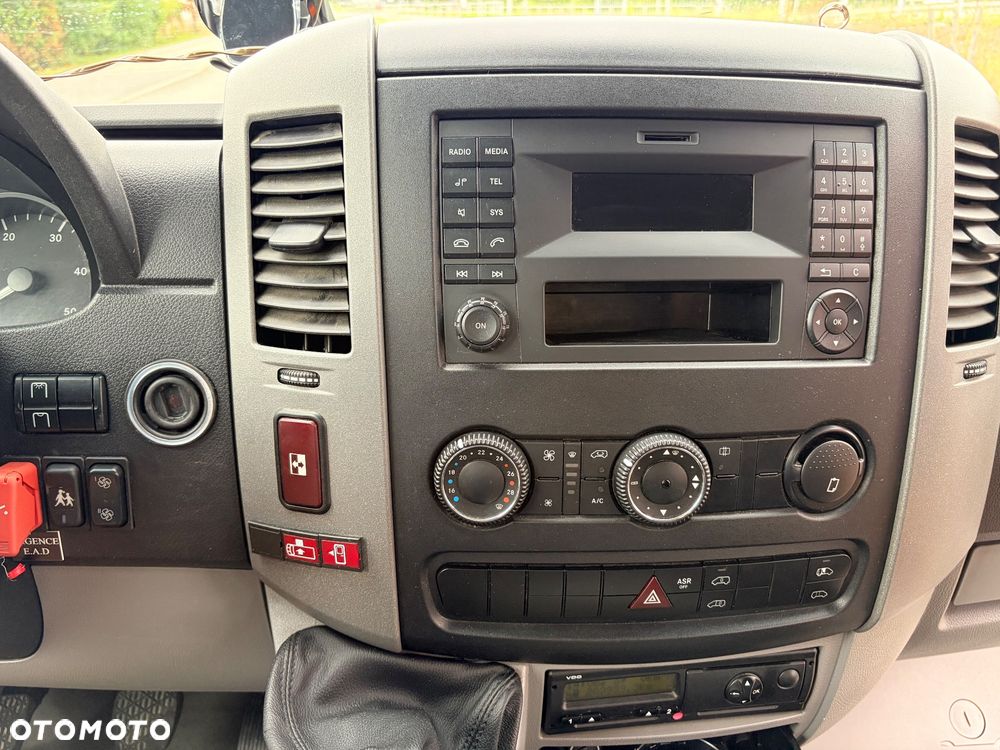 Mercedes-Benz Sprinter - 9