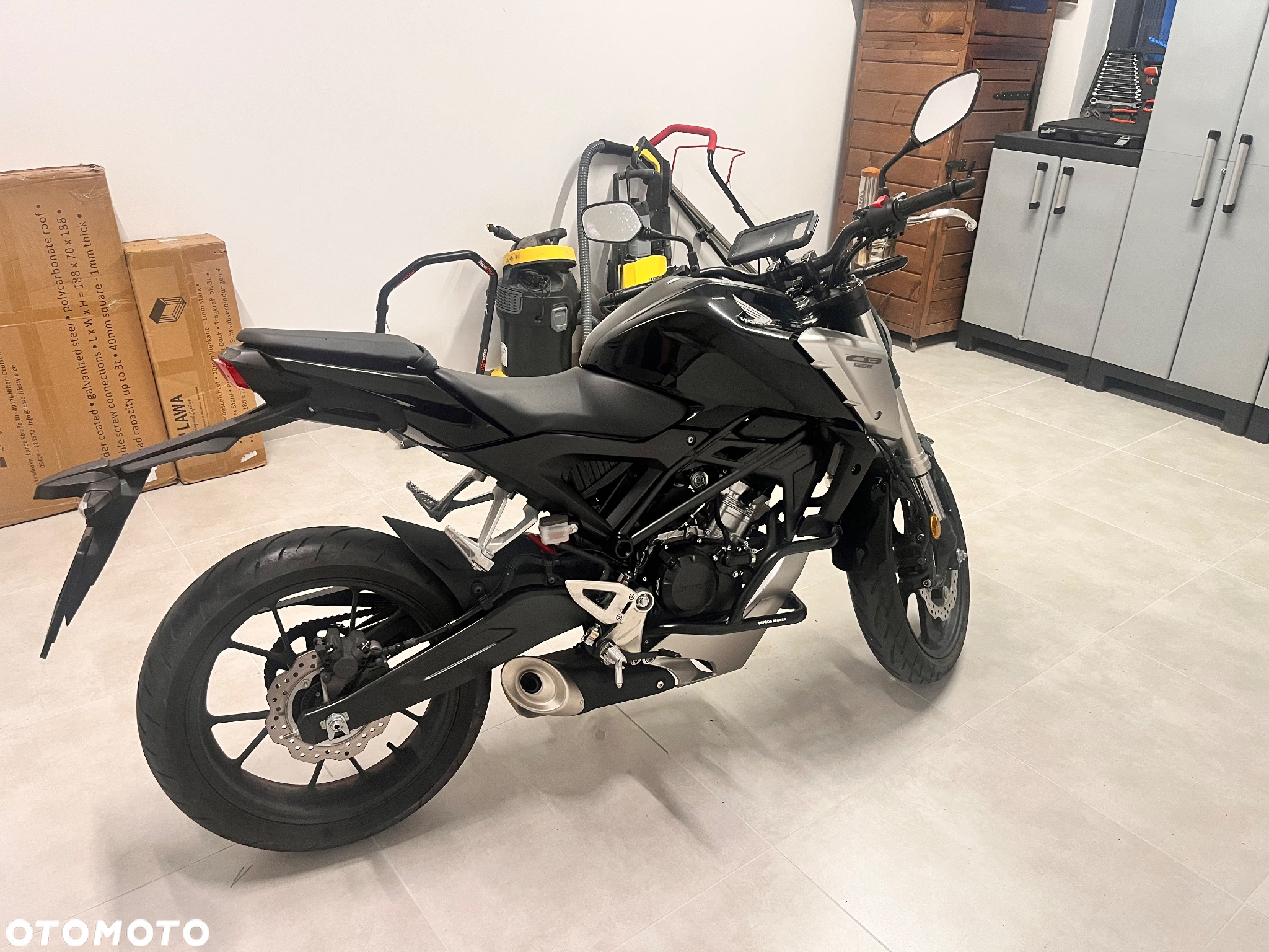 Honda CB - 12