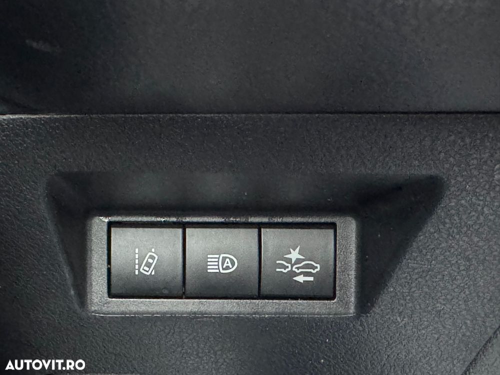 Toyota Yaris 1.5 VVT-i HSD Dynamic Bi-tone - 15