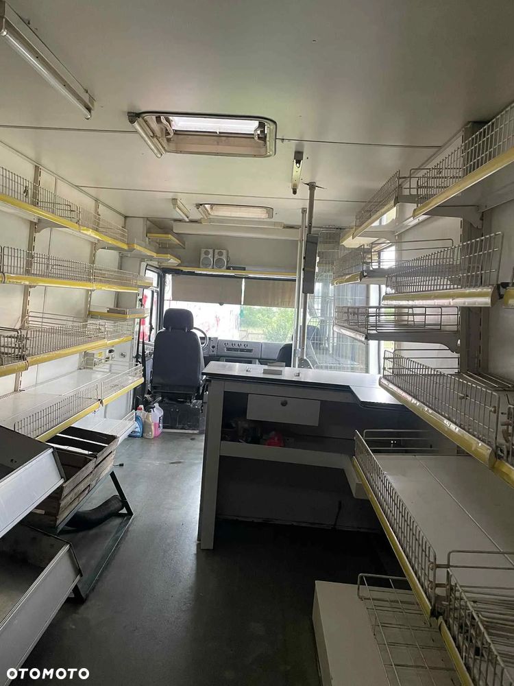 Mercedes-Benz 711D - 11