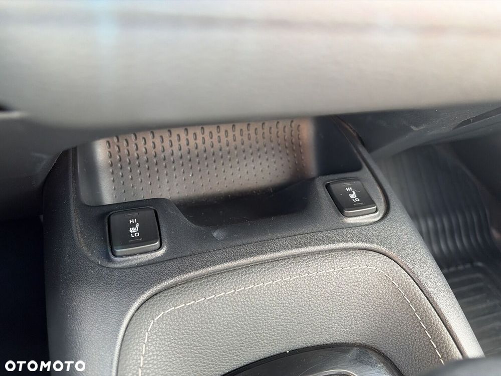 Toyota Corolla 2.0 Hybrid Comfort - 24