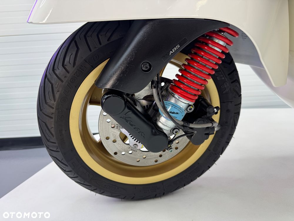 Piaggio Vespa - 26