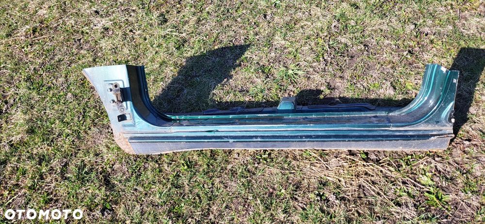 Nissan Terrano II 3D Próg Lewy Prawy - 1