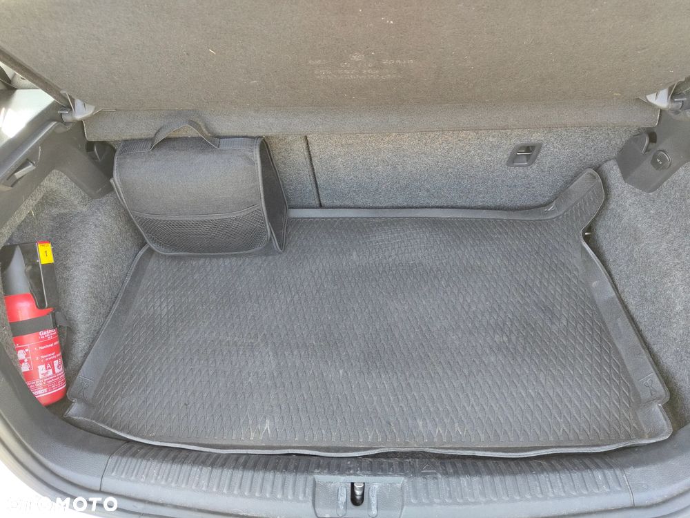 Volkswagen Polo 1.4 16V Trendline - 35