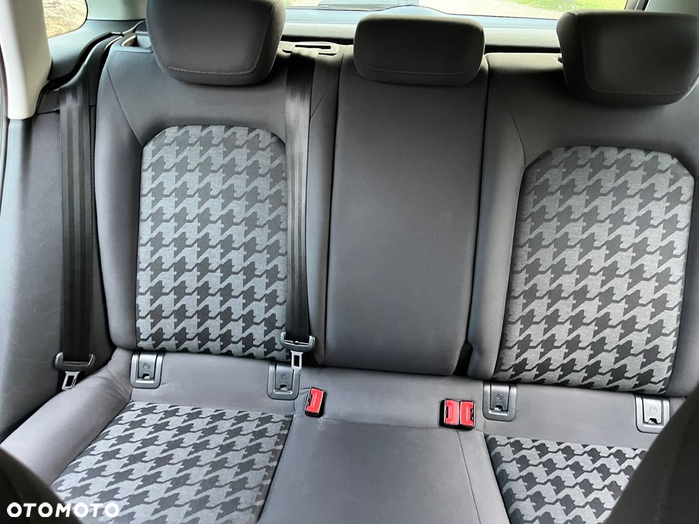 Audi A3 Sportback 1.4 TFSI Ambiente - 31