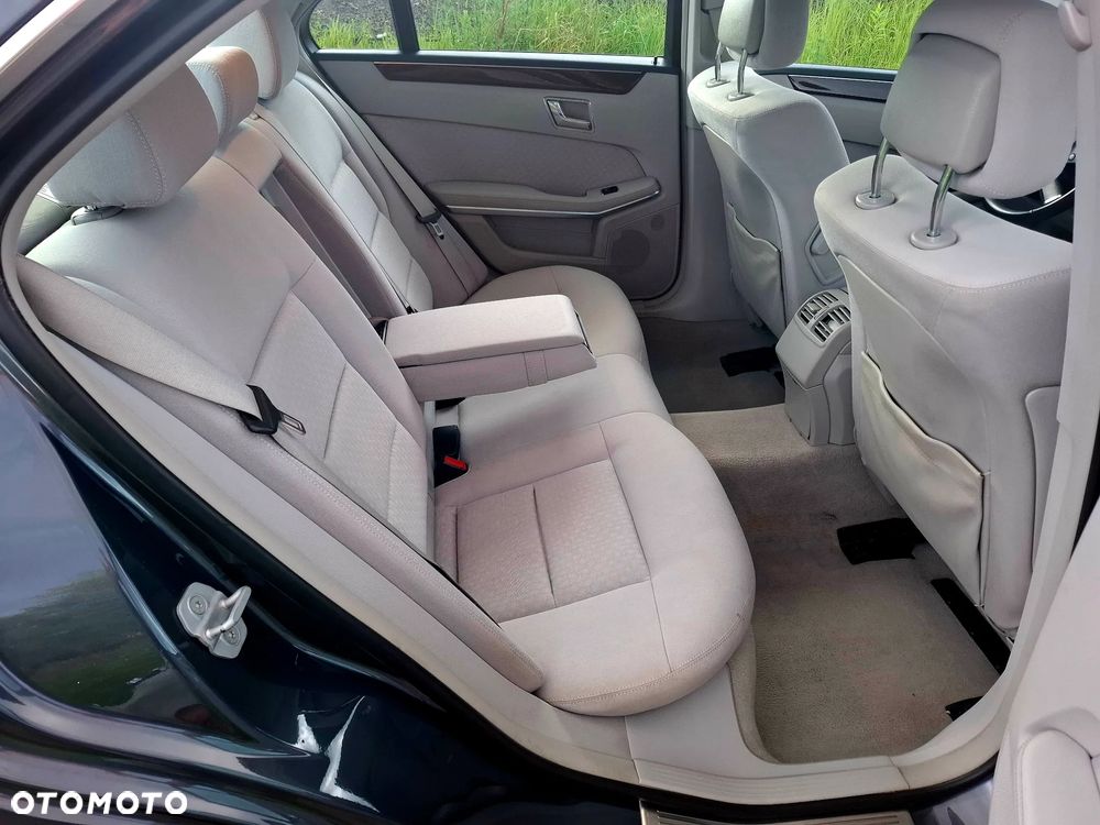 Mercedes-Benz Klasa E 220 CDI DPF BlueEFFICIENCY Elegance - 14