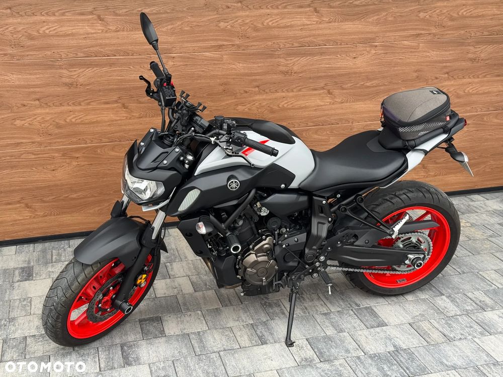 Yamaha MT - 8