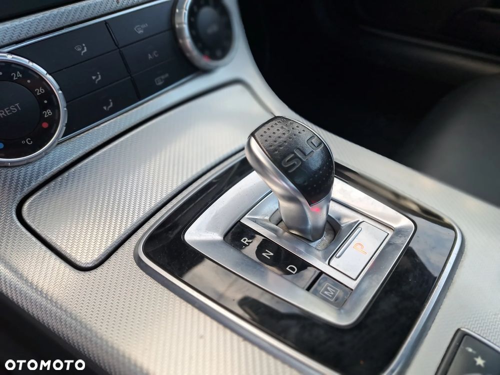 Mercedes-Benz SLC 250 d 9G-TRONIC RedArt Edition - 12