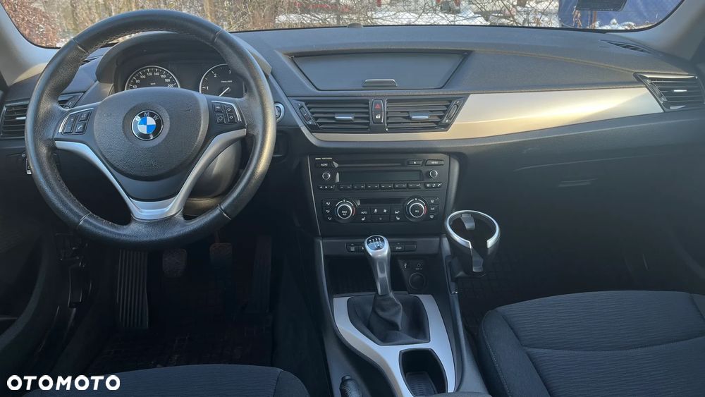 BMW X1 xDrive18d - 11